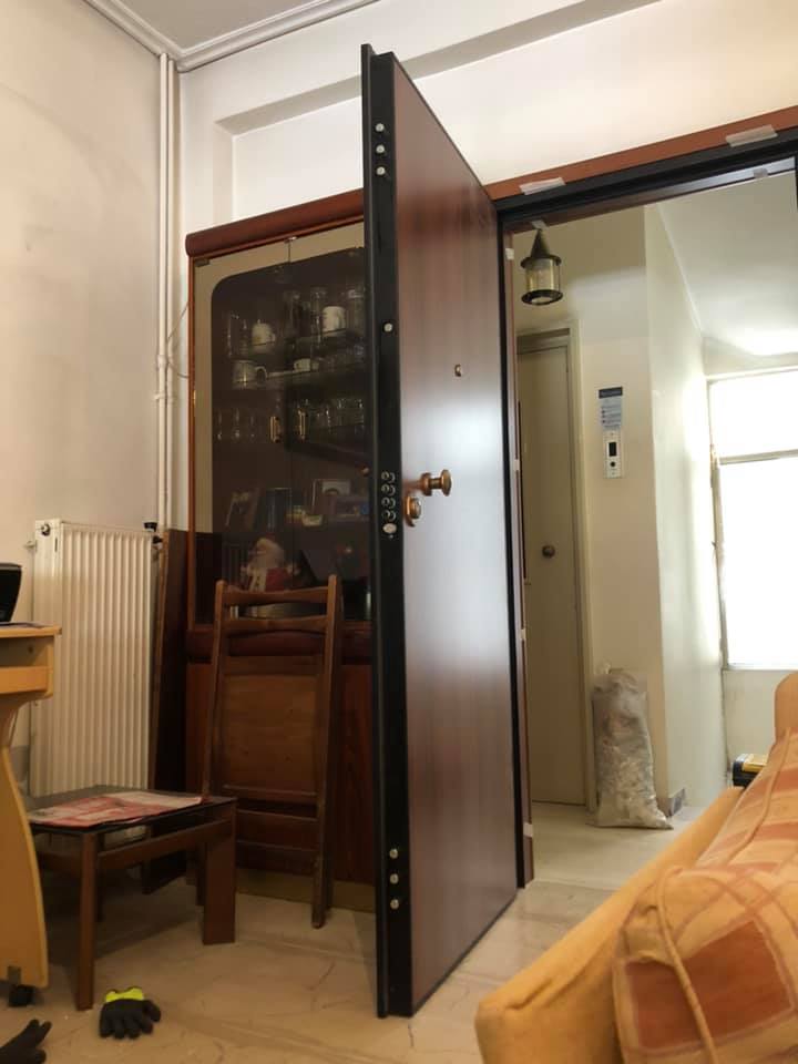 Τοποθέτηση πόρτας ασφαλείας